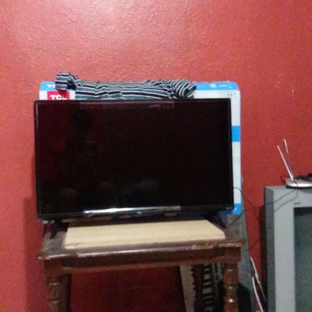 Tlc 32 inch smart tv